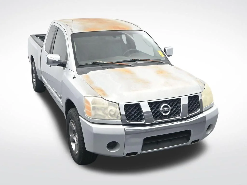 Used 2005 Silver Nissan SE image 21