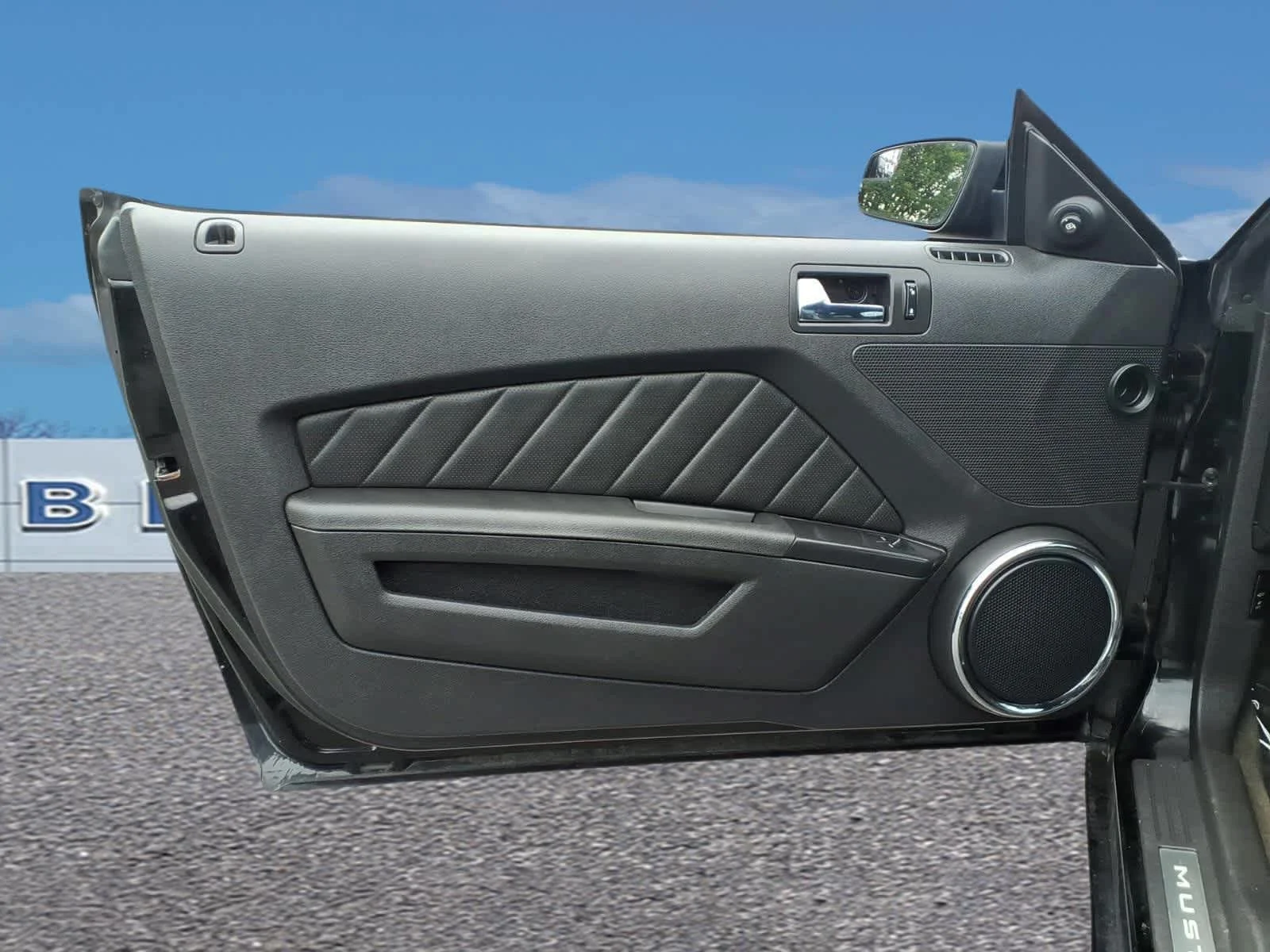 Used 2014 Black Ford GT Premium image 11