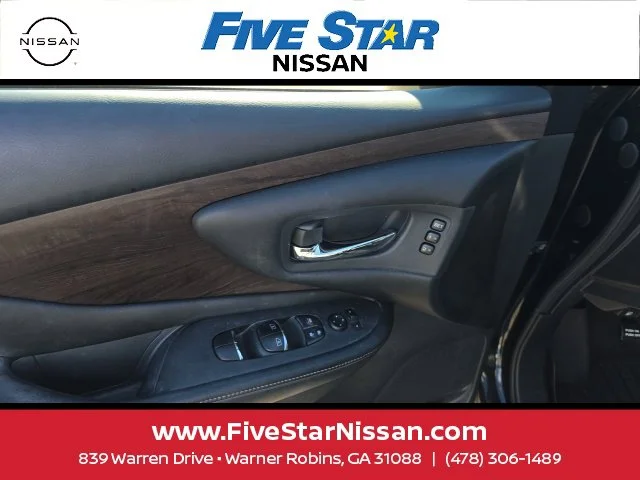 Used 2019 Black Nissan Platinum image 10