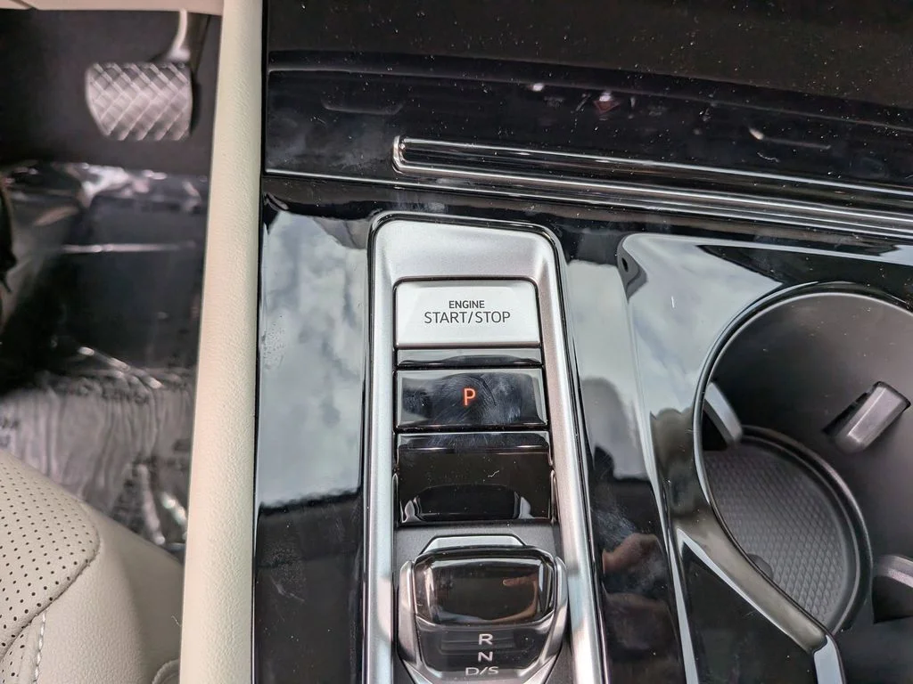 New 2026 Black Volkswagen 2.0T SE w/Technology image 24
