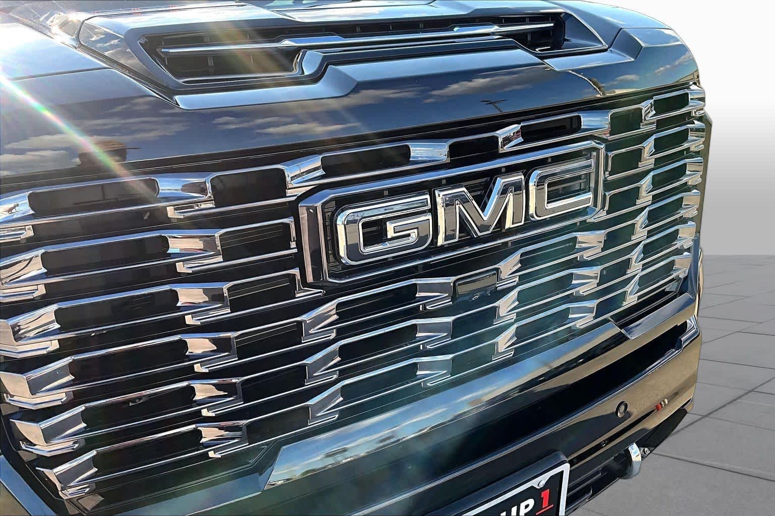Used 2026 Onyx Black GMC Denali Ultimate image 30