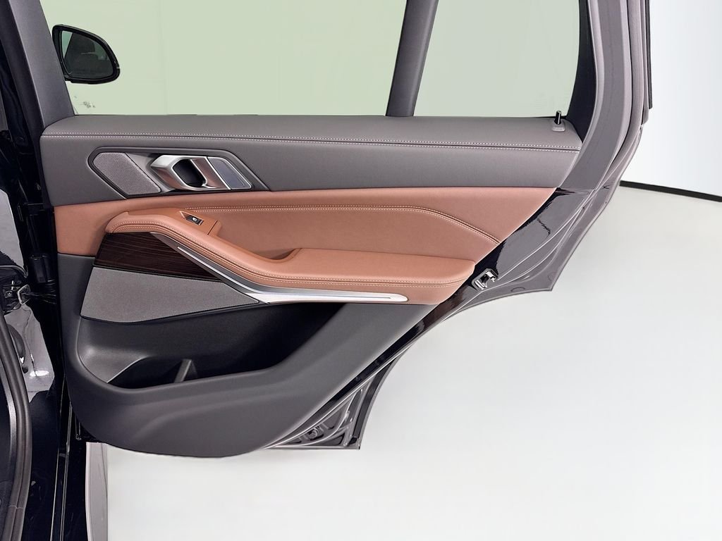 New 2026 Black Sapphire Metallic BMW xDrive50e image 26