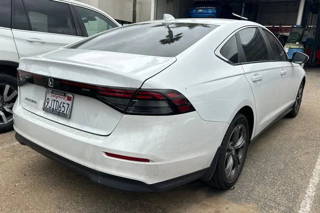Used 2023 Platinum Honda LX image 5