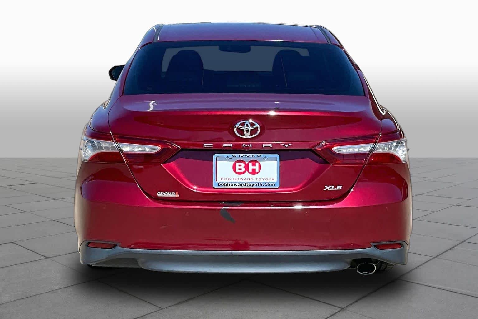 Used 2018 Ruby Flare Pearl Toyota XLE image 4