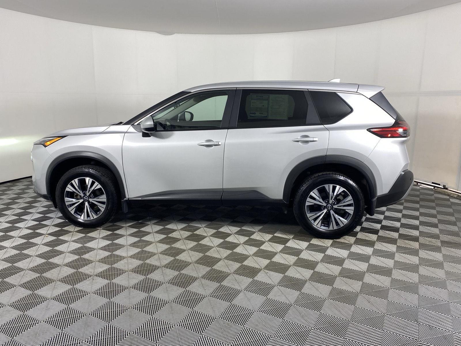 Used 2023 Brilliant Silver Metallic Nissan SV image 4