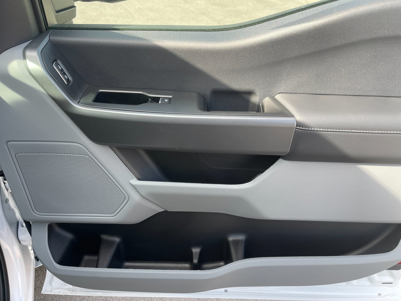 New 2026 Oxford White Ford F-350® XL image 17