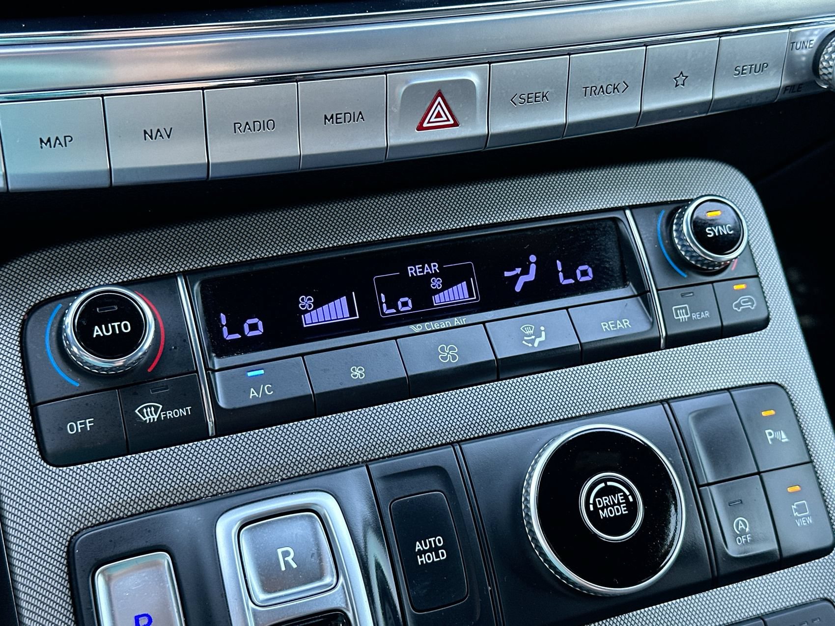 Used 2022 Hyper White Hyundai Calligraphy image 19