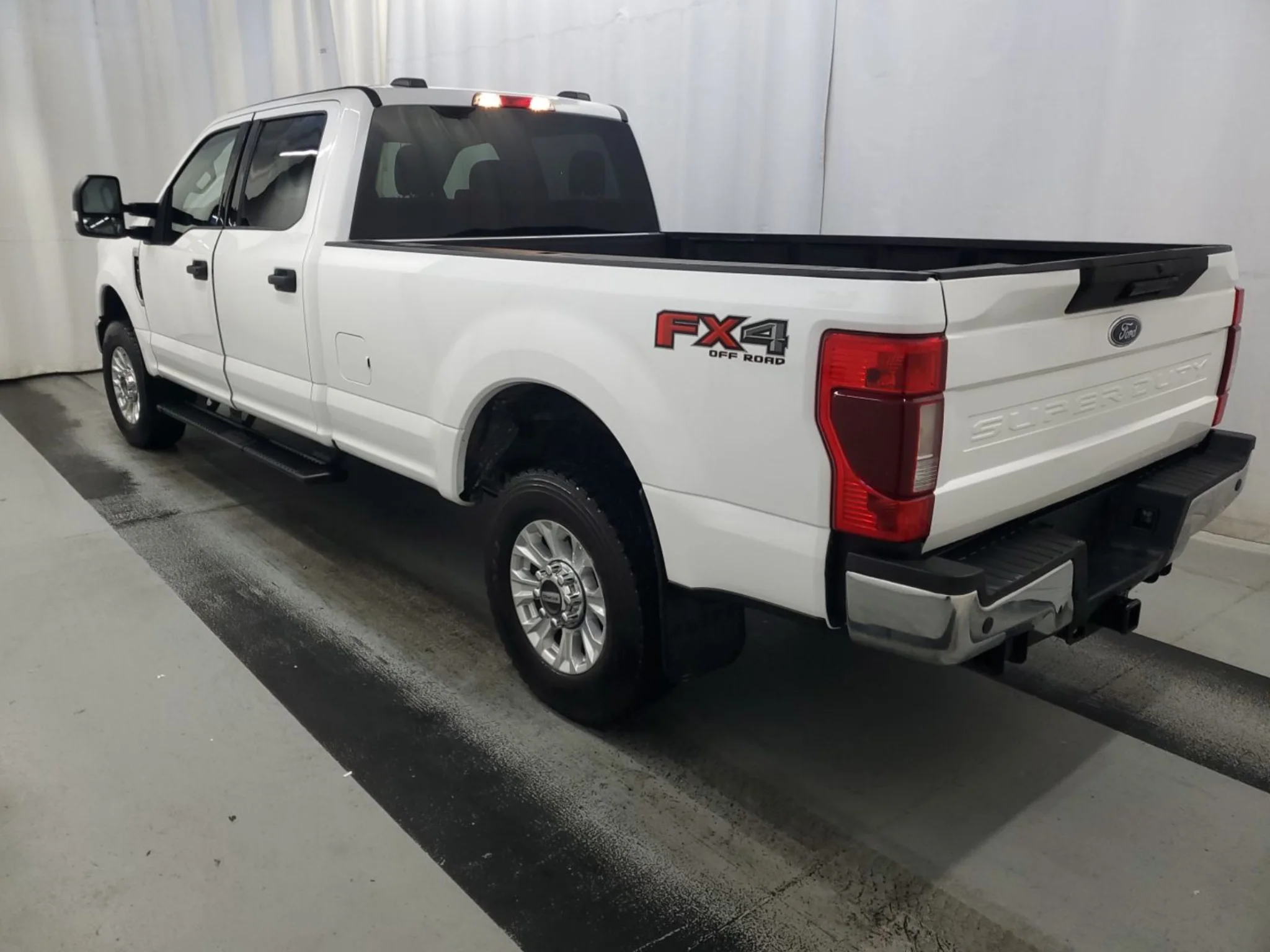 Used 2021 Oxford White Ford XLT image 2