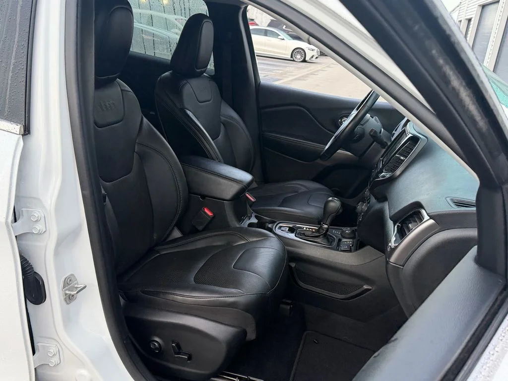 Used 2020 White Jeep Limited image 17