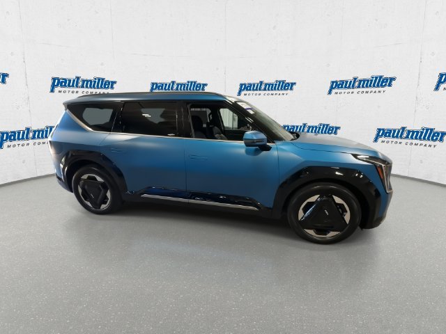 Certified Used 2024 Ocean Blue Kia Land image 13