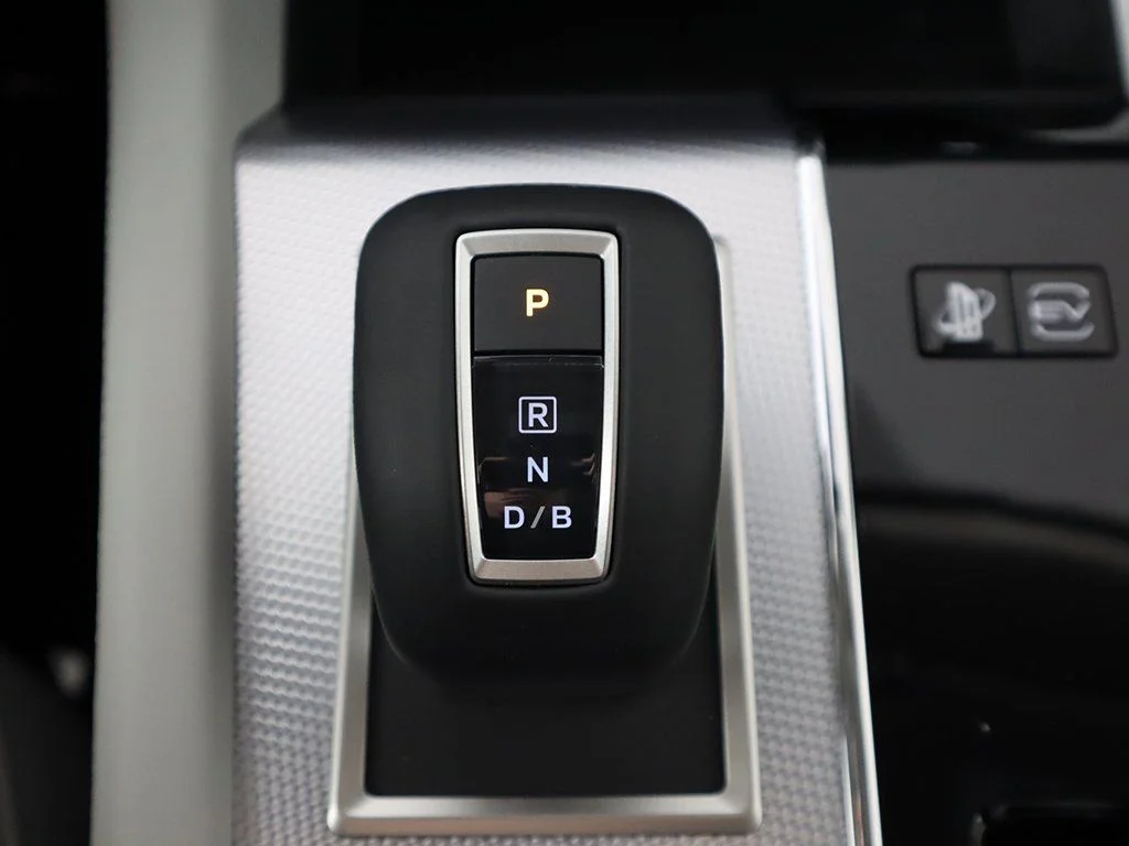 2025 Mitsubishi Outlander Plug-in Hybrid Platinum Edition - Photo 56