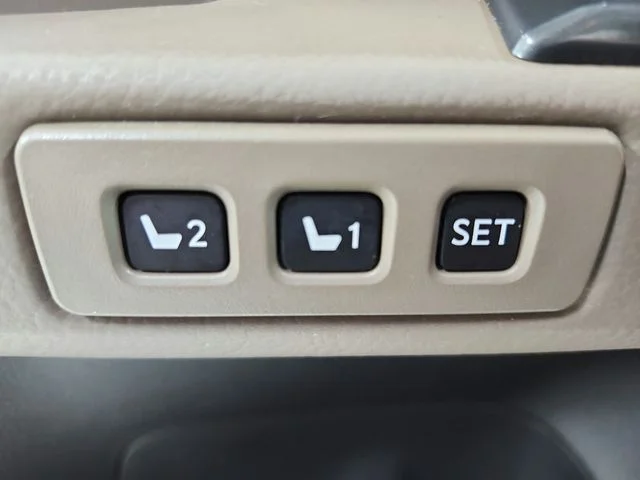 Used 2023 Silver Lexus 460 image 22