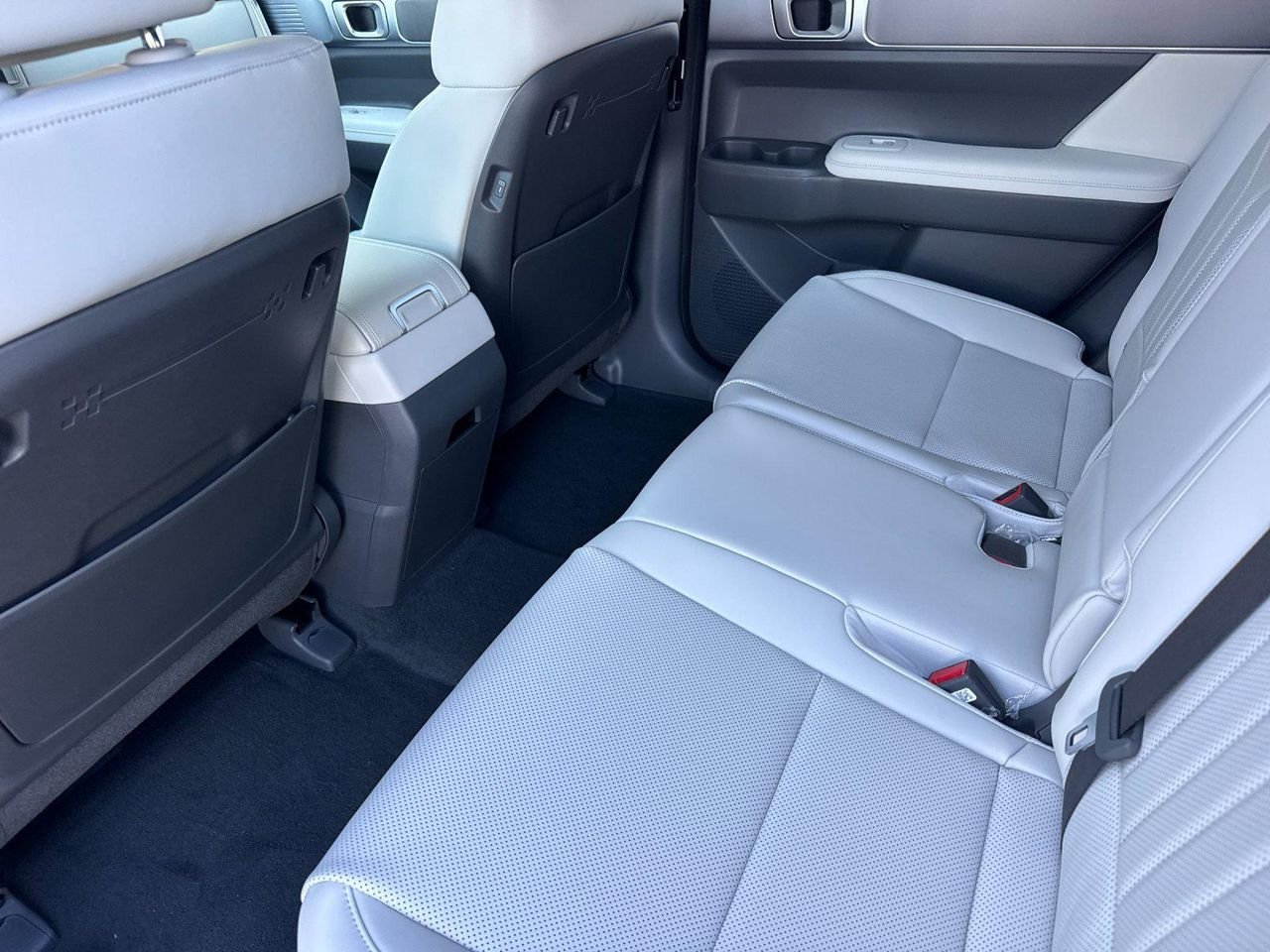 New 2027 Gray Hyundai SEL image 11