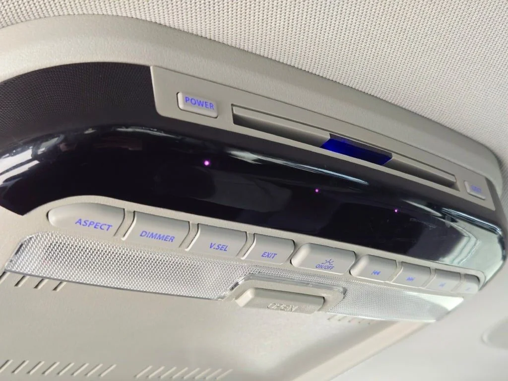 Used 2018 Gray Chrysler Touring Plus image 16