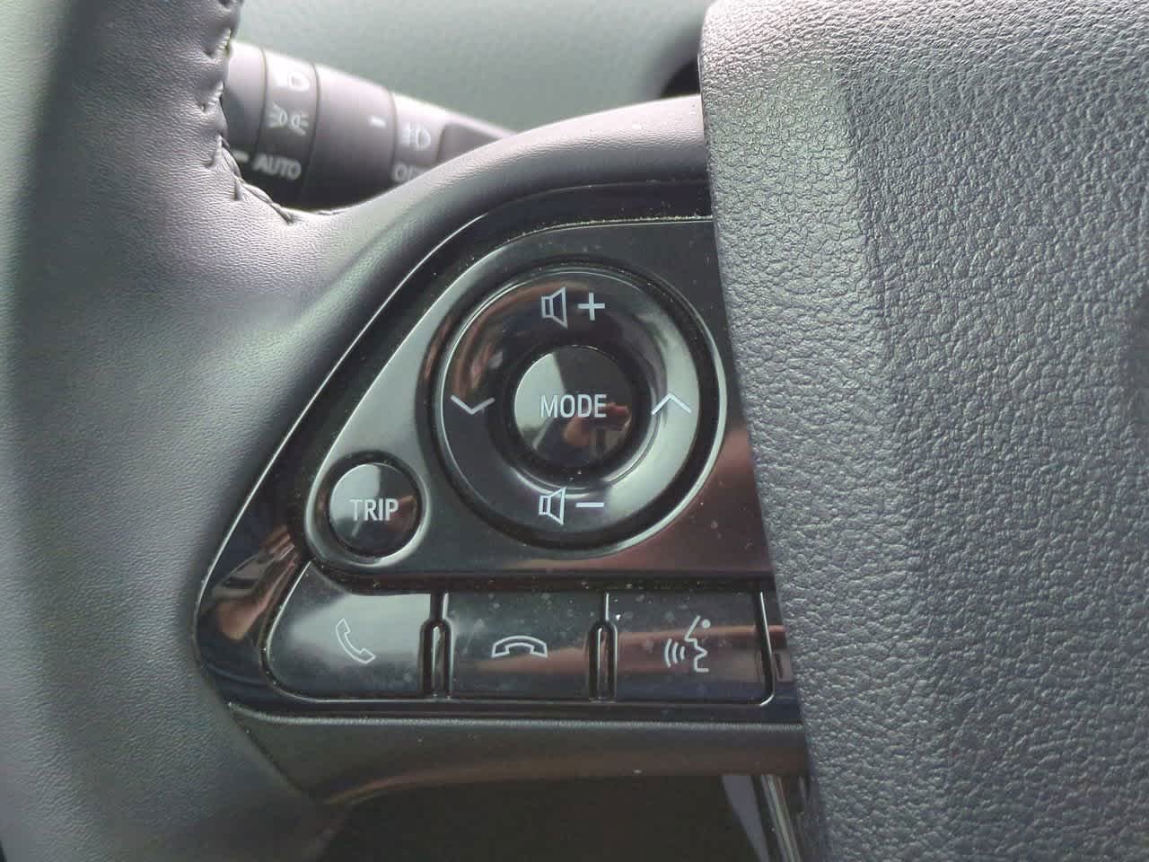 Certified Used 2021 Wind Chill Pearl Toyota Limited image 24