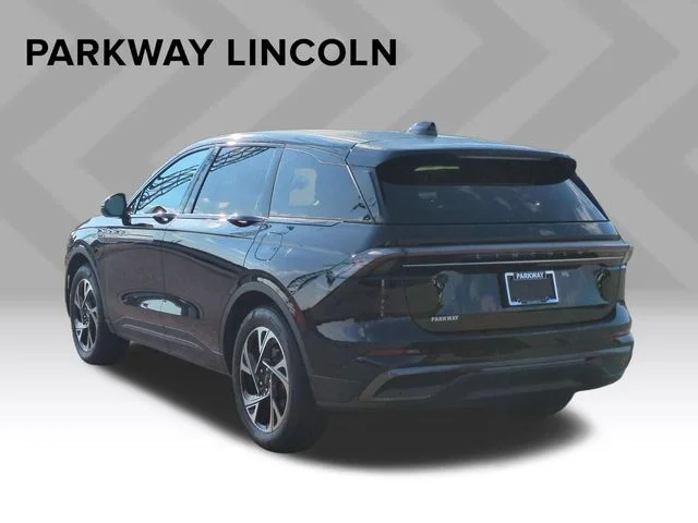 Used 2026 Black Lincoln Premiere image 3