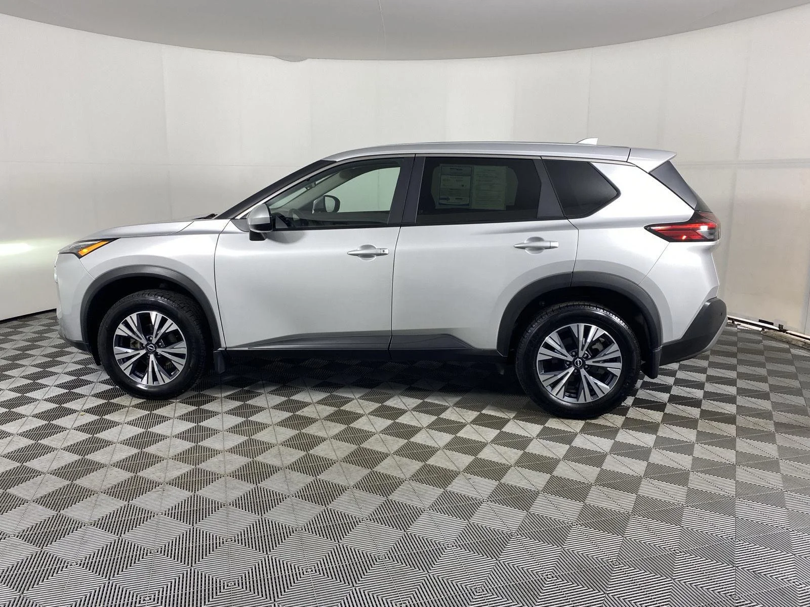 Used 2023 Brilliant Silver Metallic Nissan SV image 4
