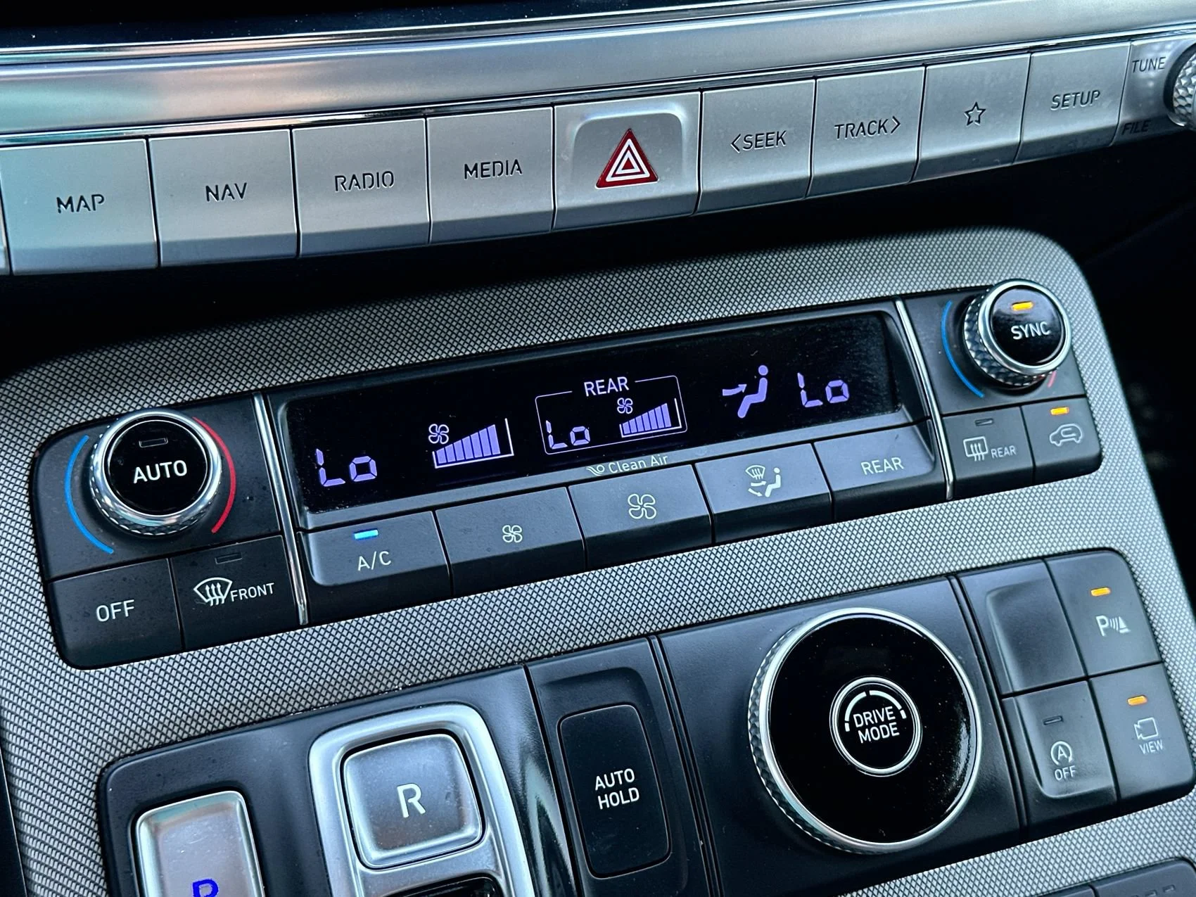 Used 2022 Hyper White Hyundai Calligraphy image 19