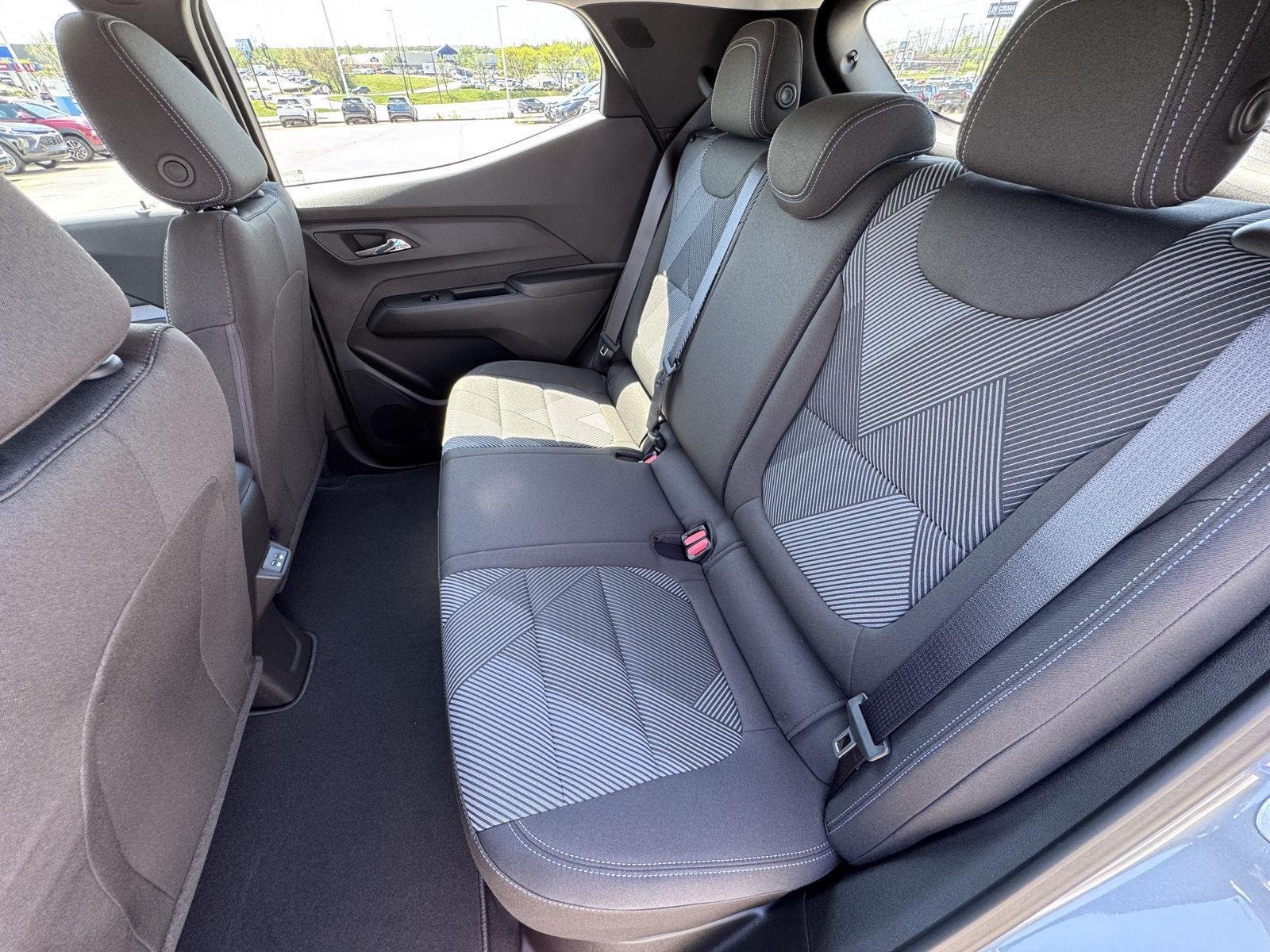 2027 Chevrolet Bolt LT - Photo 30