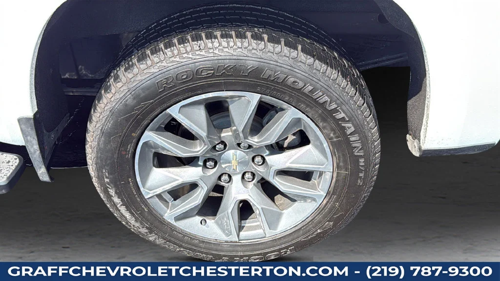 Used 2020 SUMMIT WHITE Chevrolet LT image 34