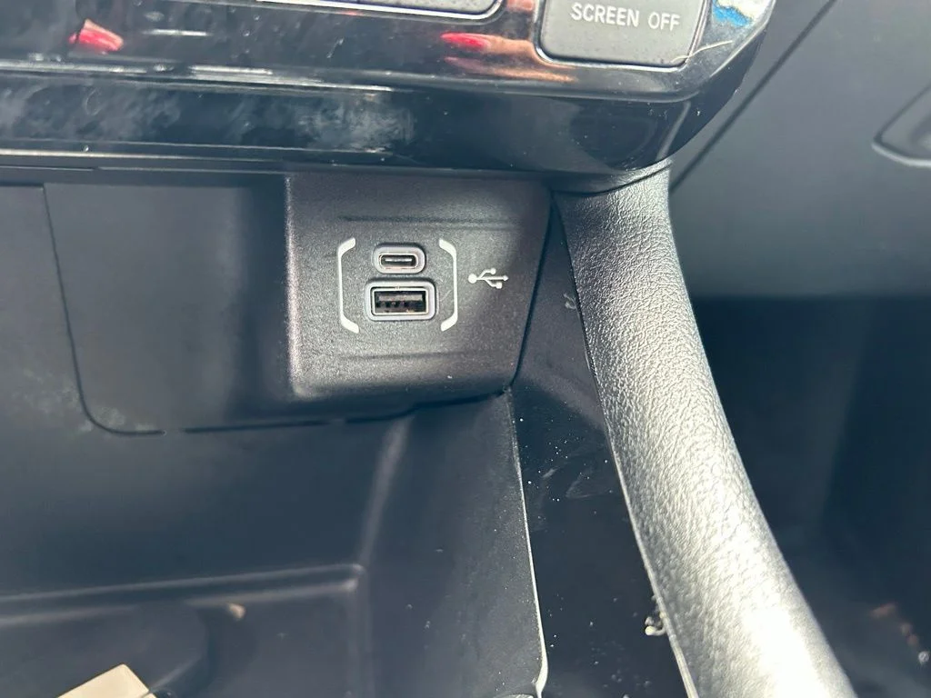 Used 2023 Blue Jeep Limited image 27