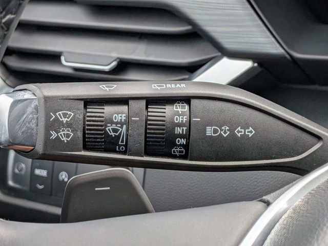 Used 2024 White GMC Elevation image 30