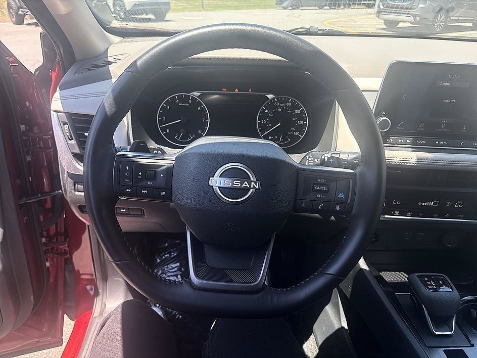 Used 2025 Scarlet Ember Tintcoat Nissan SV image 17