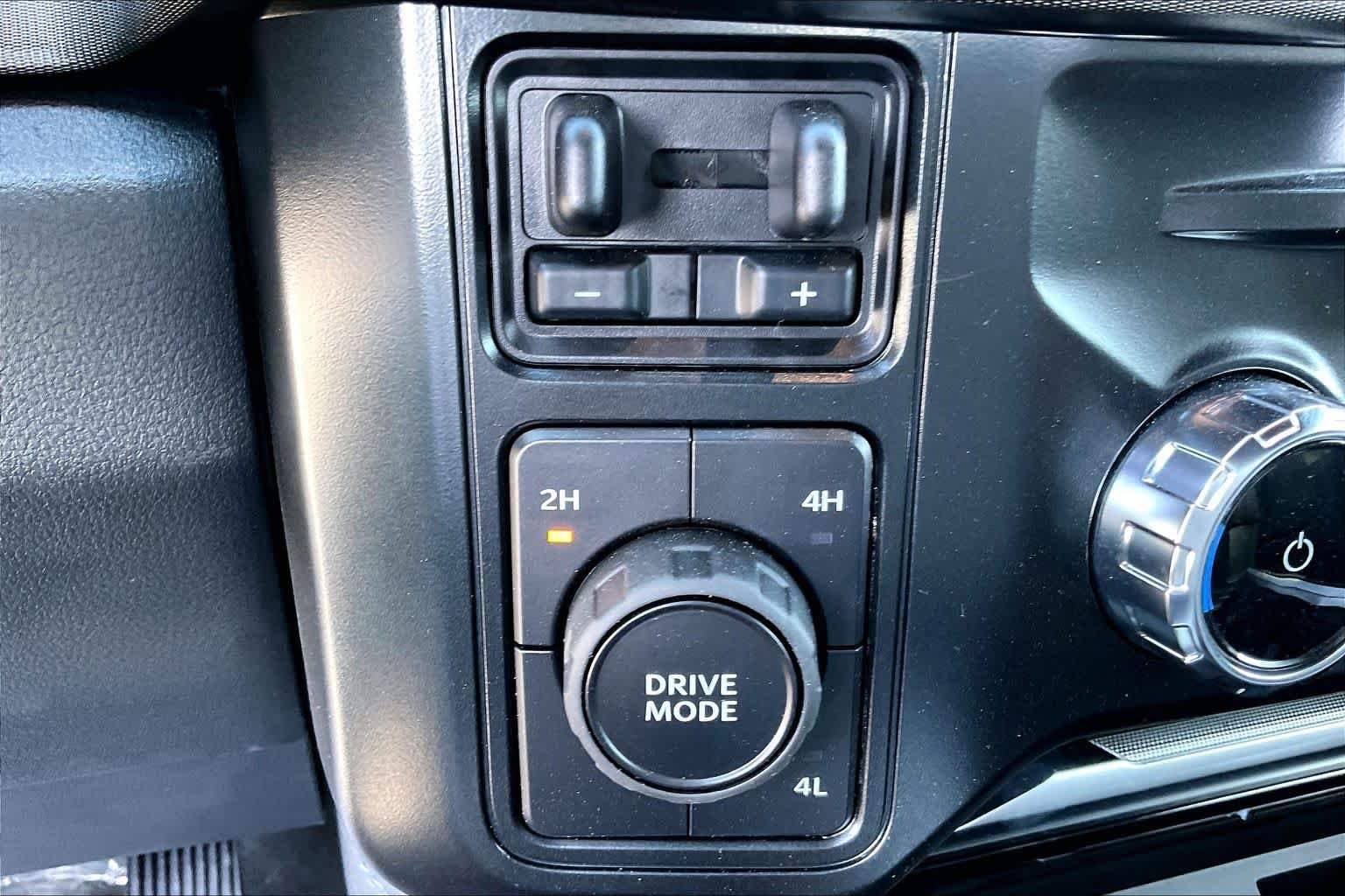 New 2026 Carbonized Gray Metallic Ford F-350® Platinum® image 16