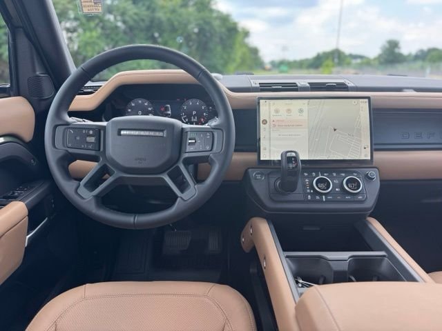 New 2026 Woolstone Green Land Rover X-Dynamic SE image 13