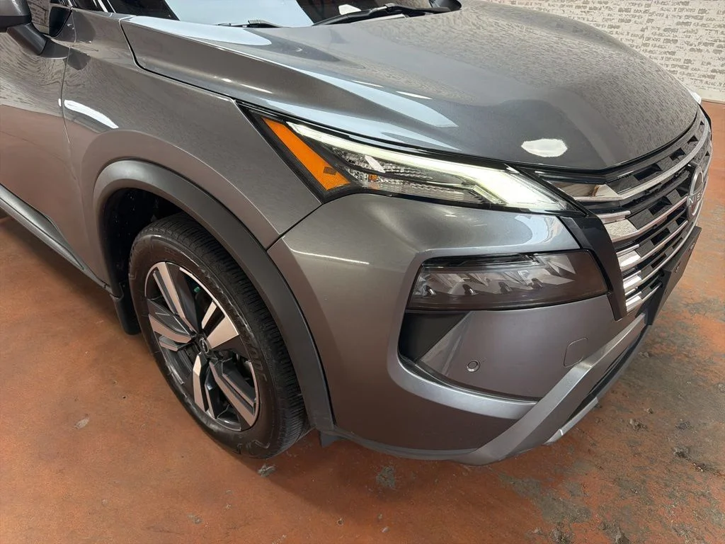 Used 2024 Gray Nissan SL image 9