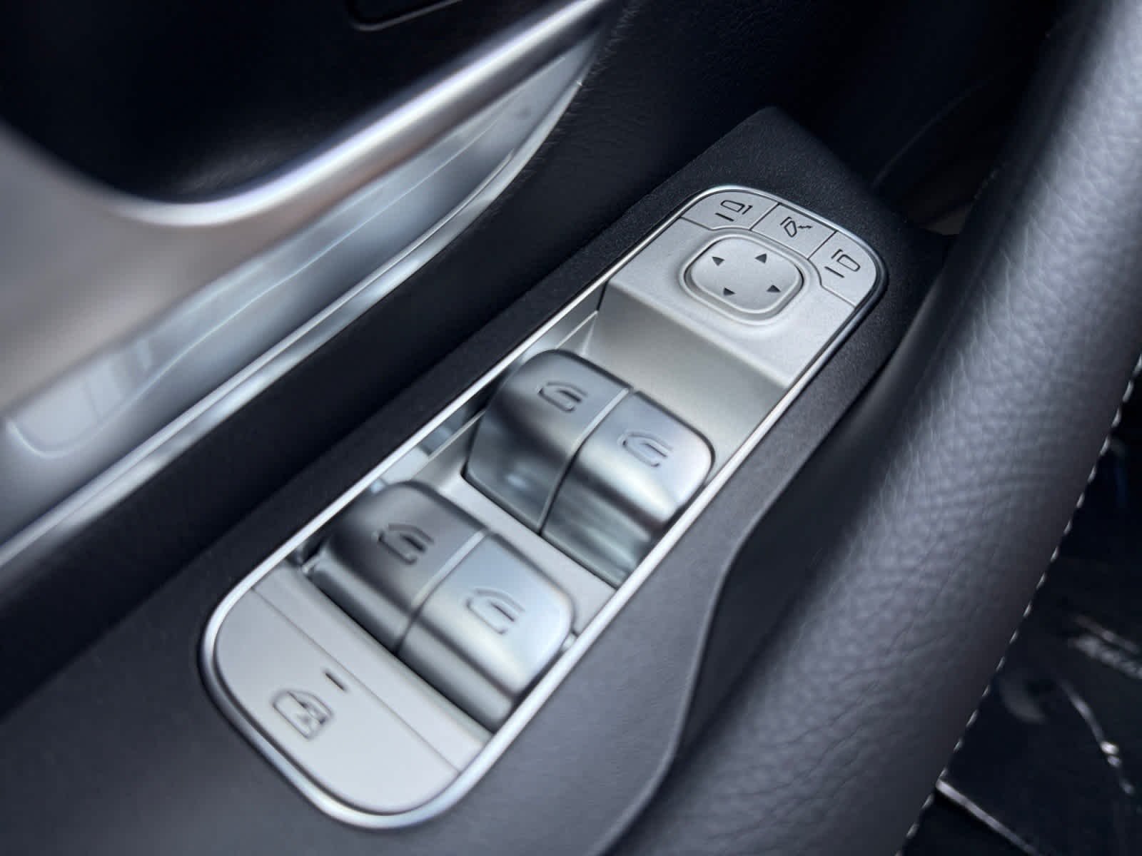 New 2026 MANUFAKTUR Moonlight White Magno Mercedes-Benz GLS 450 image 25