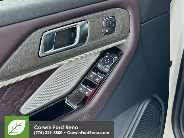 New 2026 Star White Metallic Tri-Coat Ford Platinum image 19