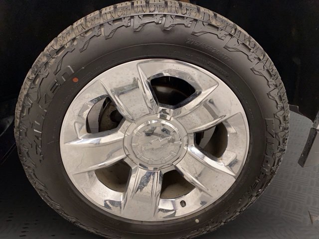Used 2014 White Chevrolet LTZ image 37
