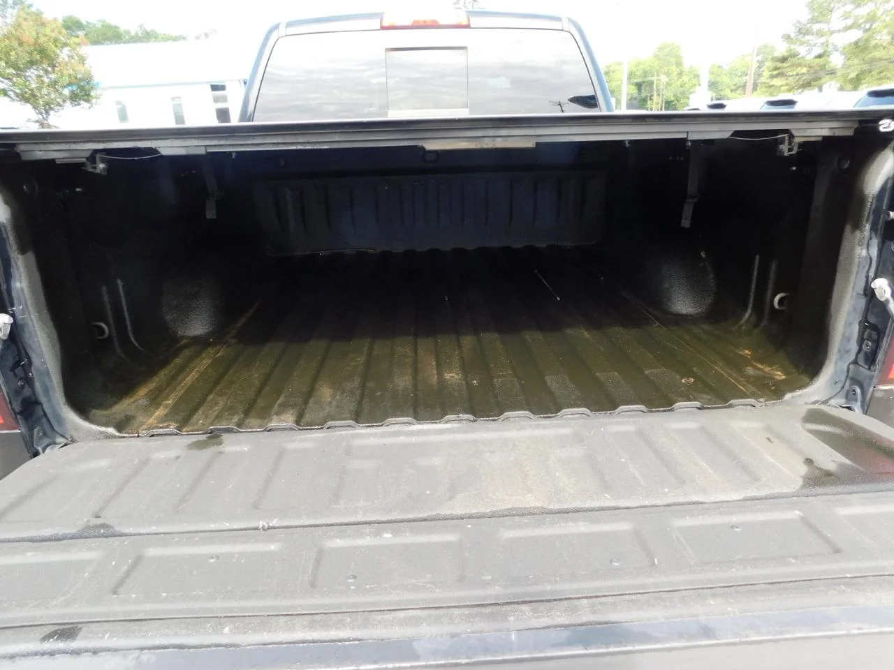 Used 2014 Black GMC 4WD Crew Cab 143.5 in SLT image 8