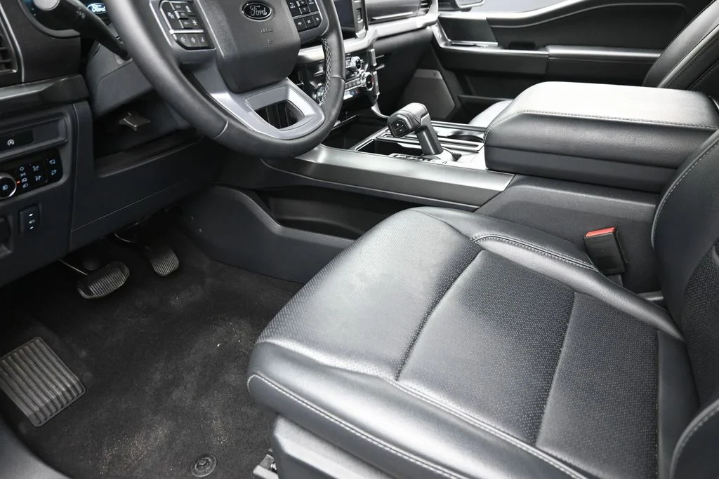 Used 2025 Gray Ford Lariat image 16