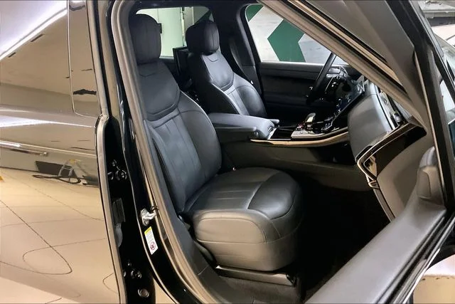 Used 2023 Black Land Rover First Edition image 6