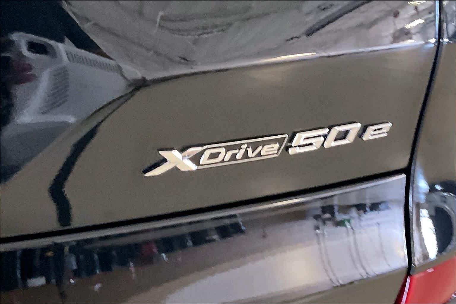 New 2026 Black Sapphire Metallic BMW xDrive50e image 15