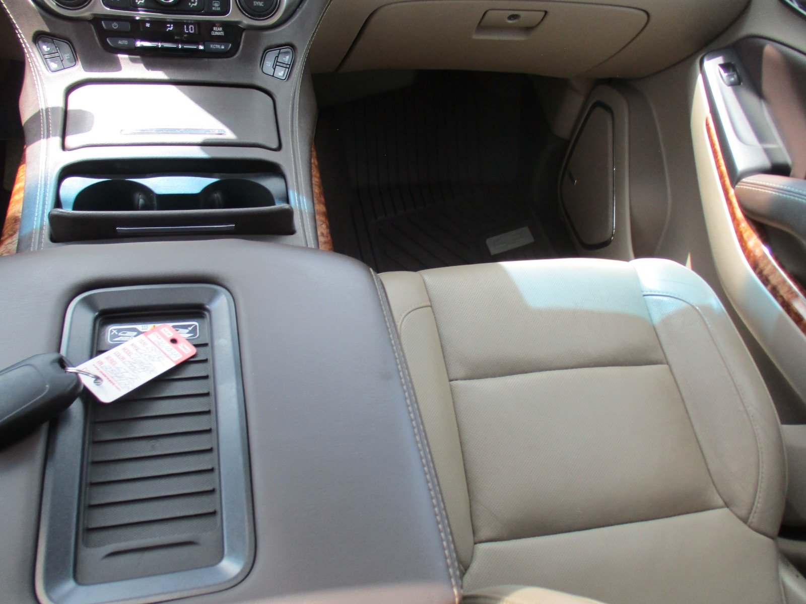 Used 2016 GOLD Chevrolet Ltz image 21