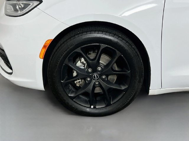 2025 Chrysler Pacifica Limited - Photo 30