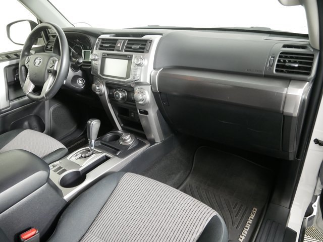 2019 Toyota 4Runner SR5 - Photo 16