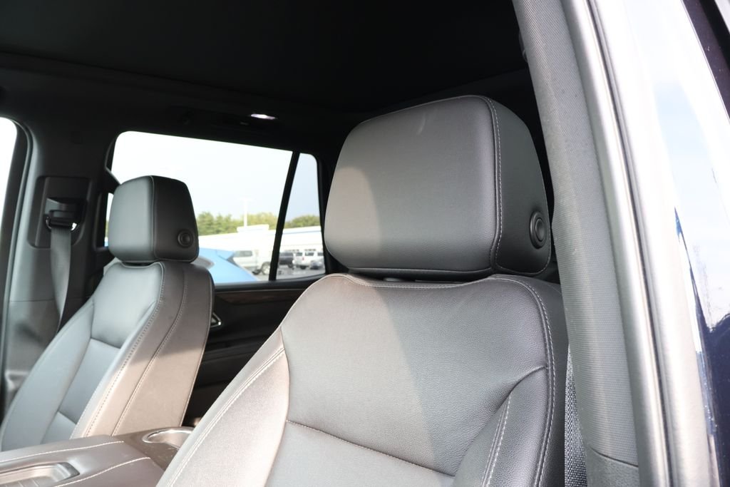 Used 2022 Blue Chevrolet Z71 image 13