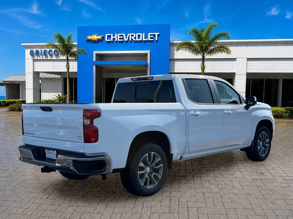 New 2026 Summit White Chevrolet LT image 7