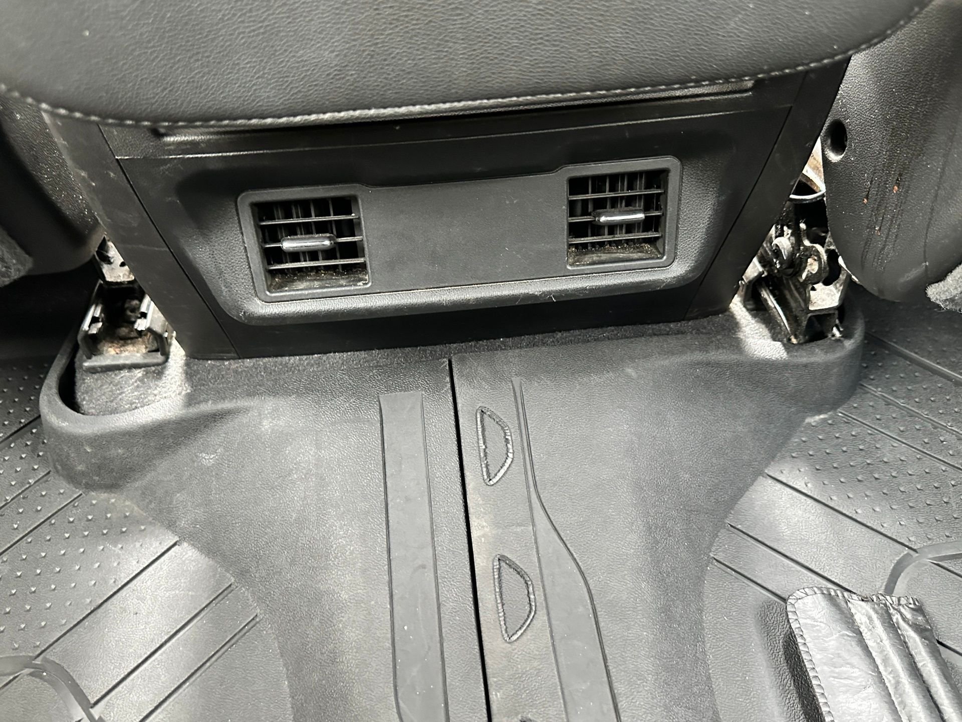 Used 2019 White Chevrolet Custom image 29