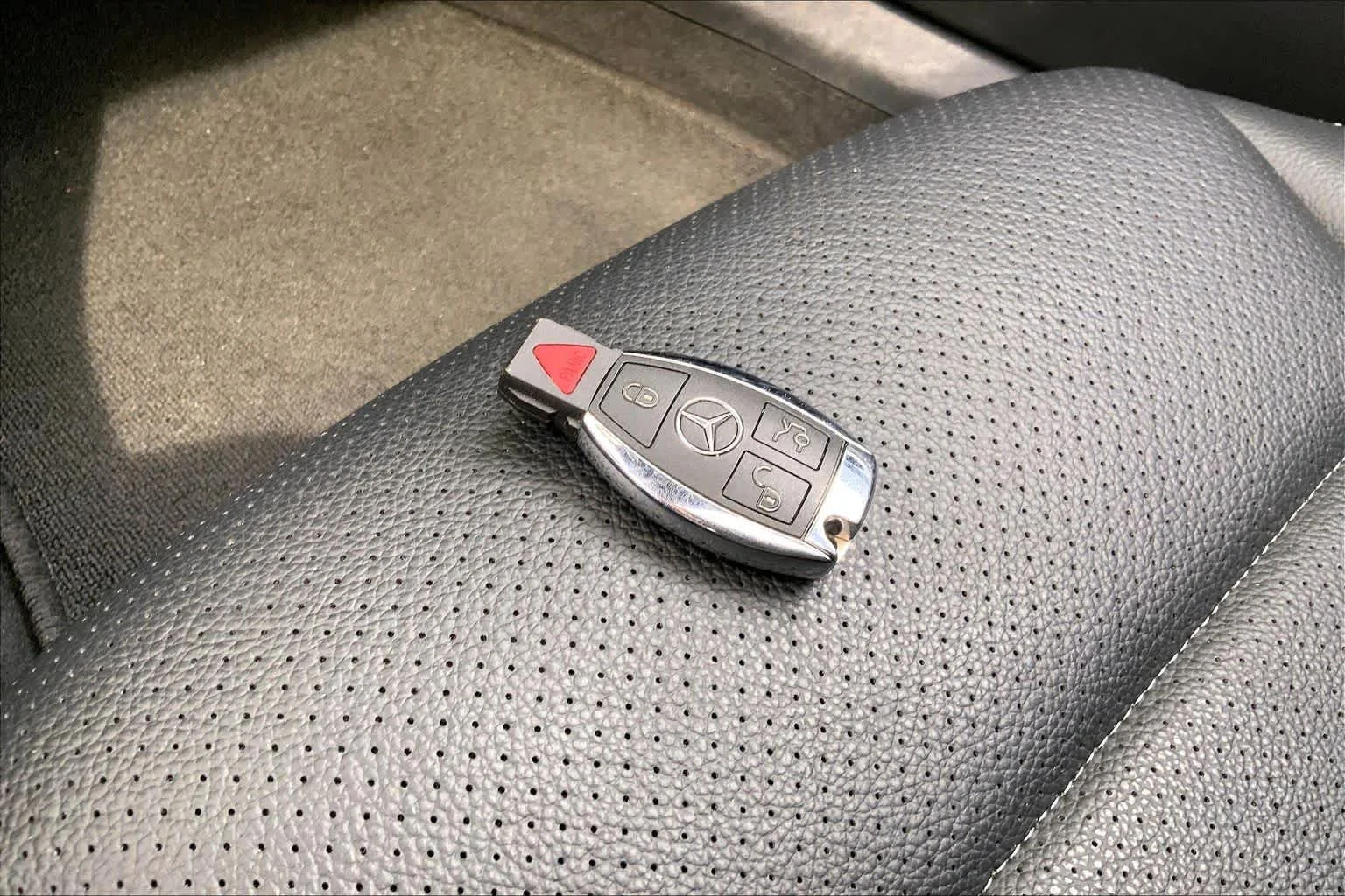 Used 2018 designo Cardinal Red Metallic Mercedes-Benz C 300 image 15