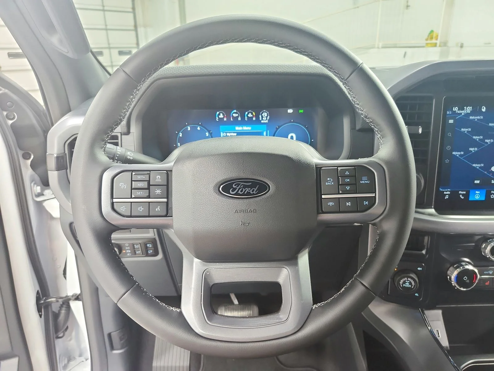 New 2026 Oxford White Ford XLT image 24