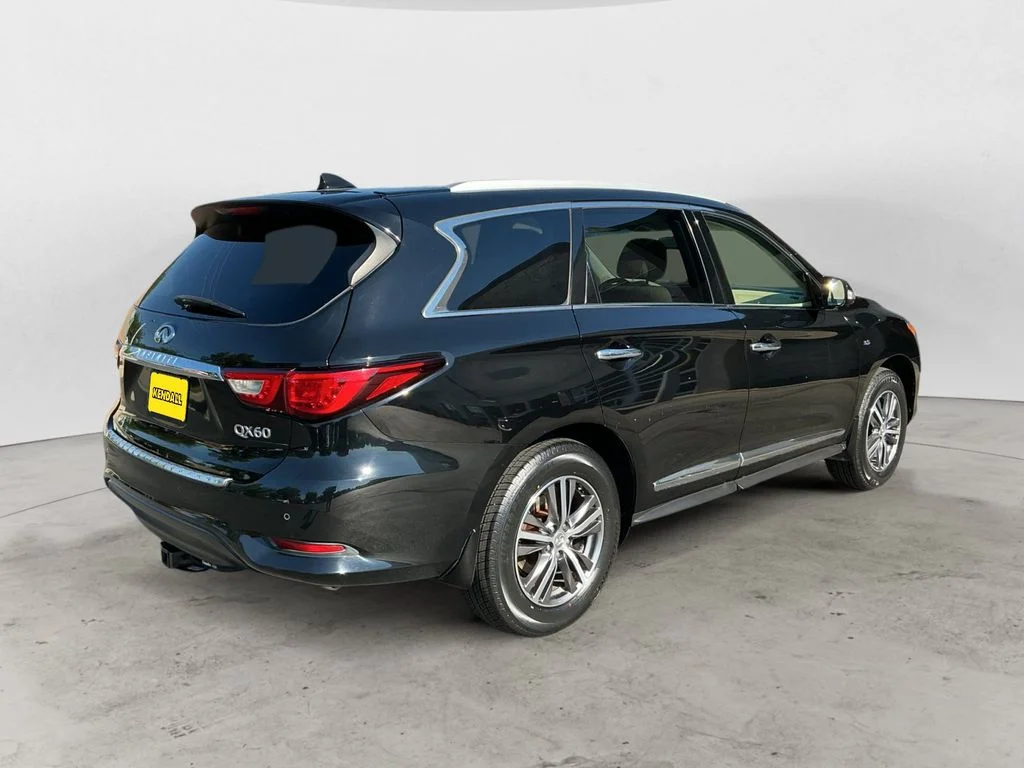Used 2016 Black INFINITI Base image 5