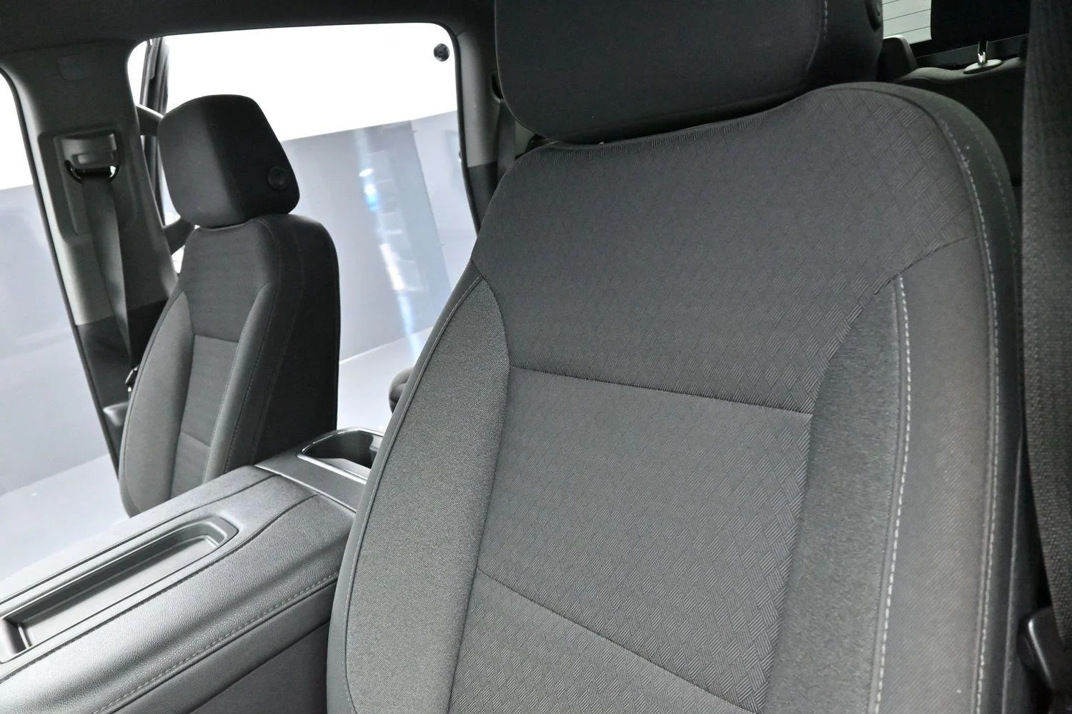 Used 2022 Quicksilver Metallic GMC Elevation image 14