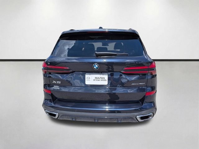Used 2026 Carbon Black Metallic BMW xDrive40i image 5