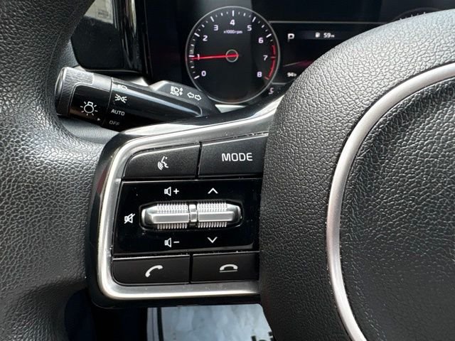 Used 2022 Sparkling Silver Kia LX image 20