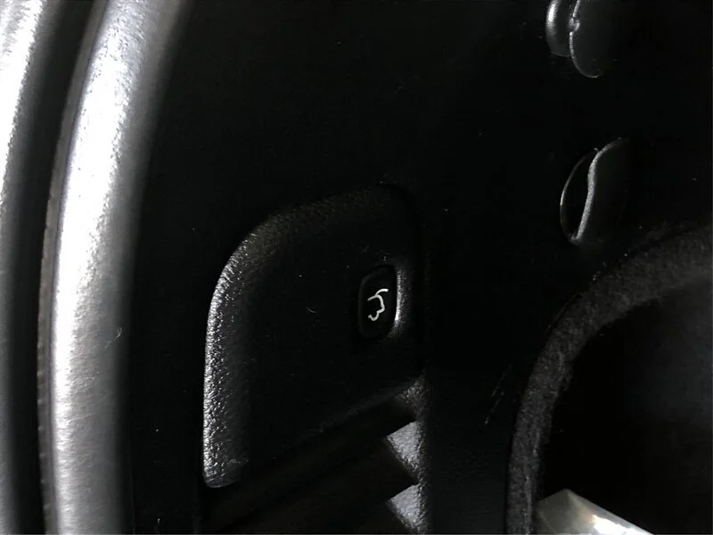 Used 2014 True Blue Pearlcoat Jeep Limited image 18